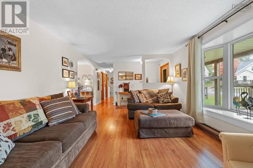 19 Harmony Road — photo 17 of 40