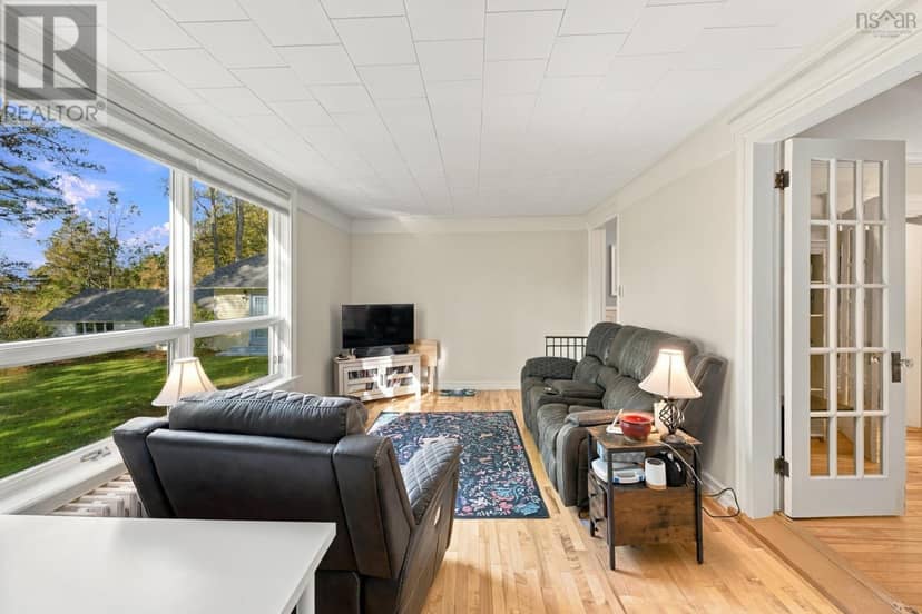 683 St George Street — photo 20 of 40