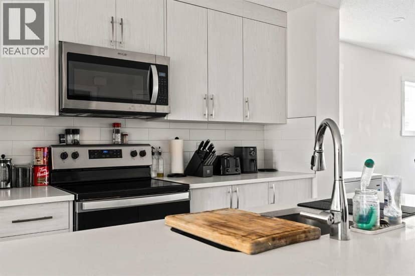463 Cranbrook Square SE — photo 9 of 34