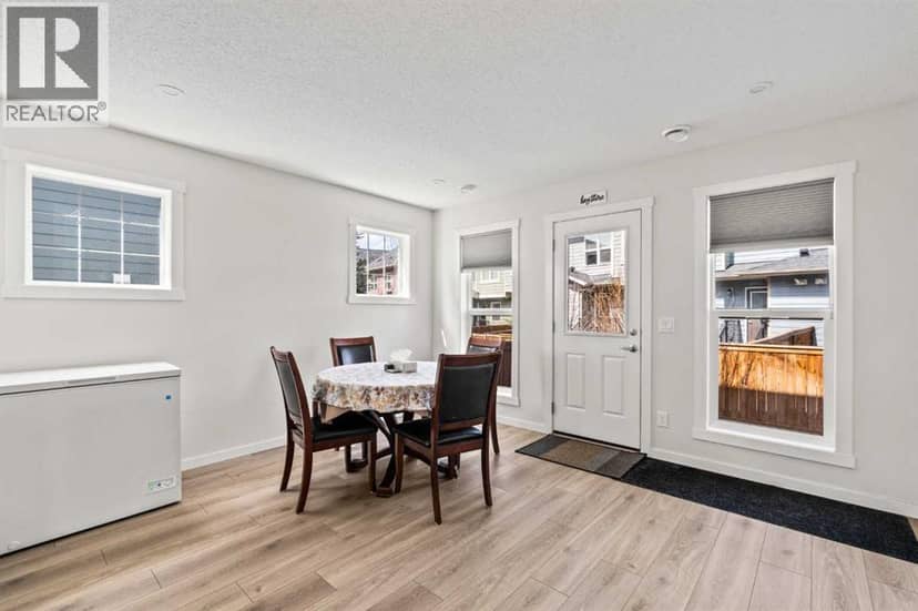 463 Cranbrook Square SE — photo 10 of 34