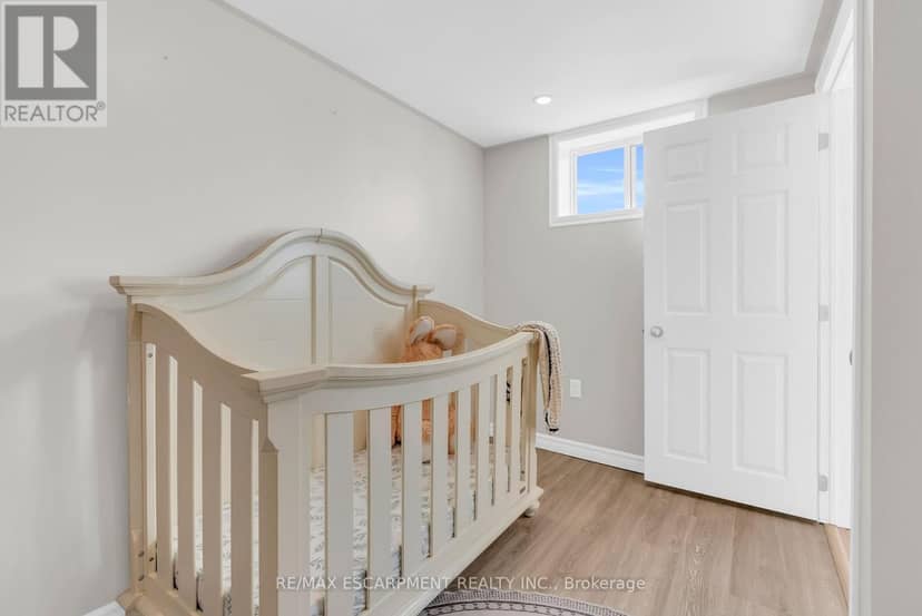 21 Kidd Avenue — photo 30 of 40