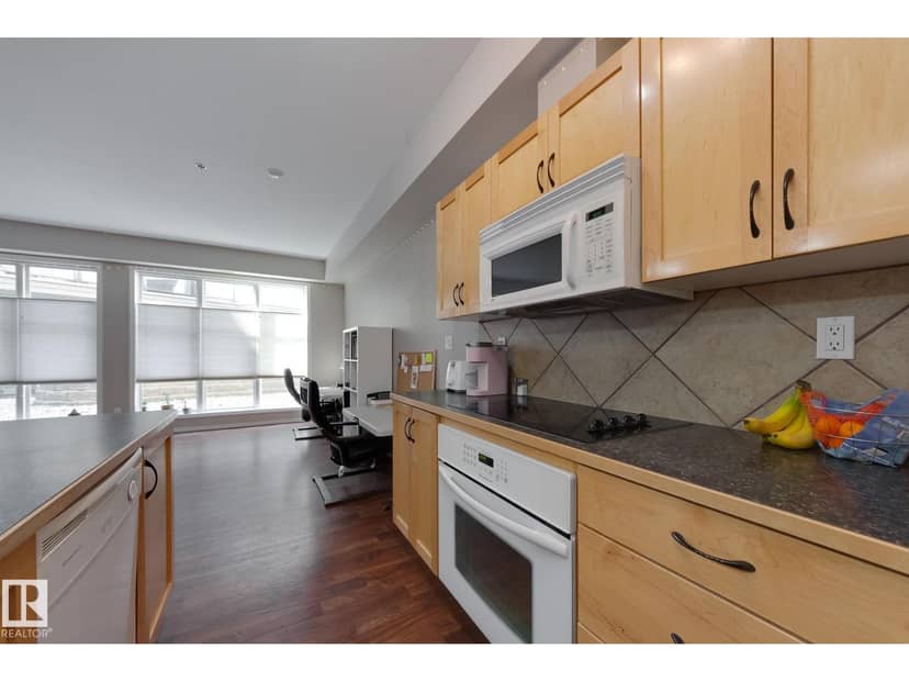 #162 4823 104A ST NW — photo 9 of 36