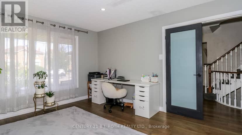 61 Barwick Drive W — photo 13 of 31