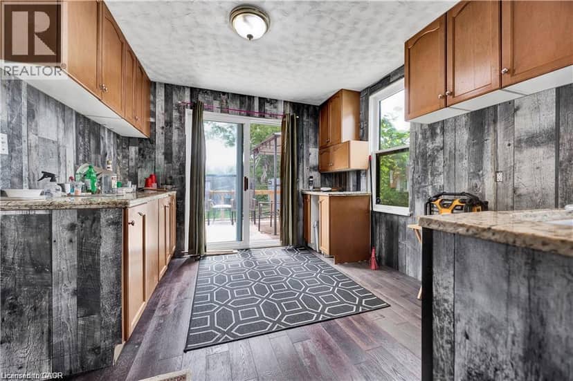 43 HENRY Street — photo 11 of 30