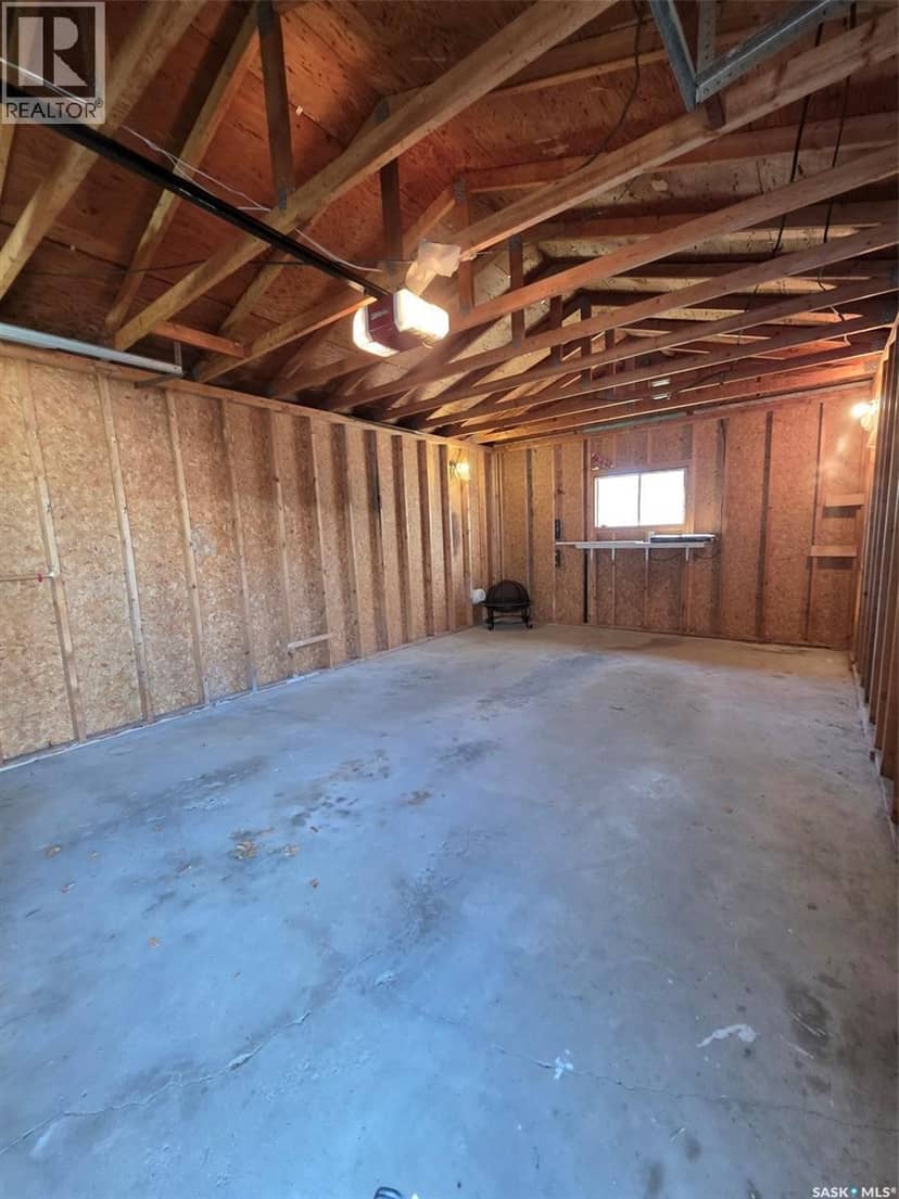 810 11th AVENUE NE — photo 19 of 22