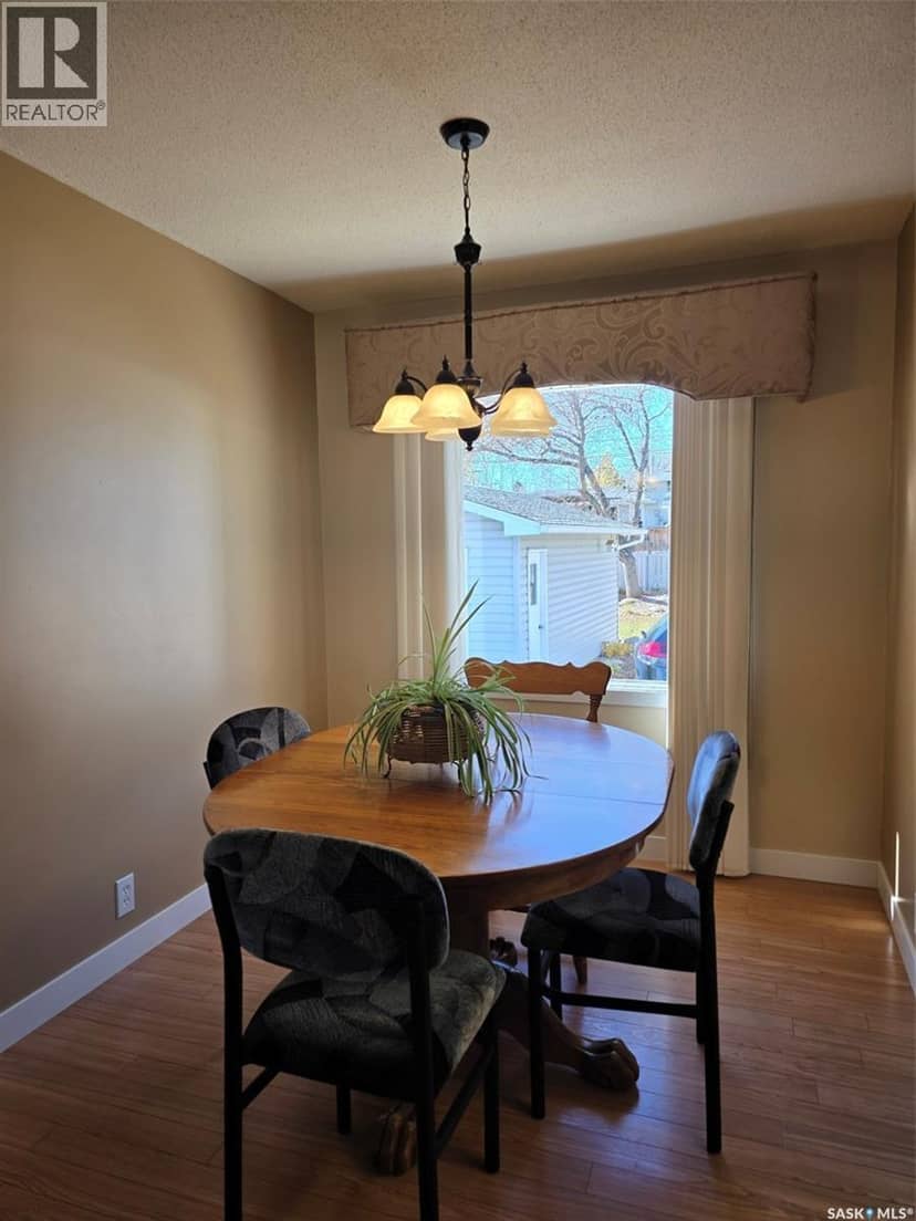 810 11th AVENUE NE, Swift Current, photo 4