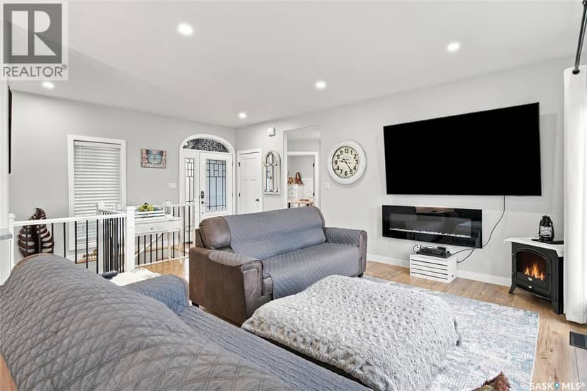 101 South Hill ROAD — photo 8 of 40