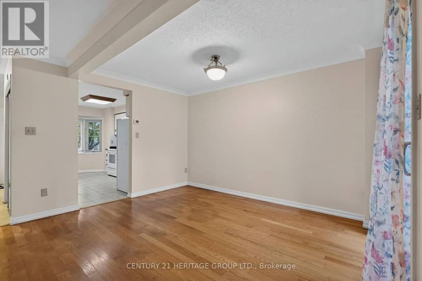 15 - 38 Elora Drive — photo 14 of 40