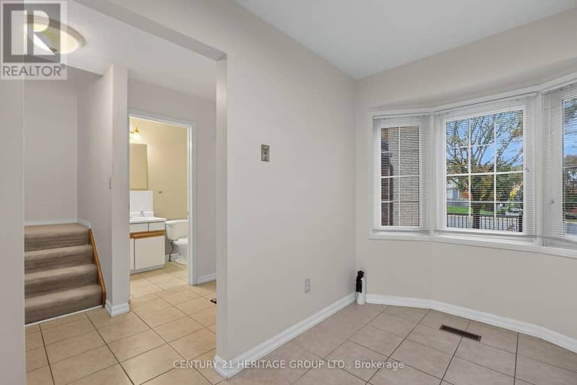 15 - 38 Elora Drive — photo 19 of 40