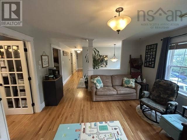 243 Kitchener Street — photo 6 of 40