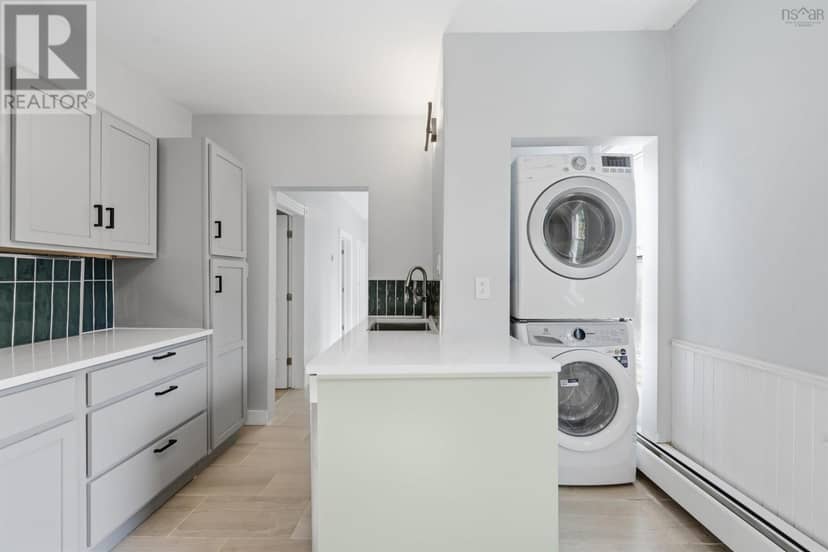 2512 Oxford Street — photo 12 of 27