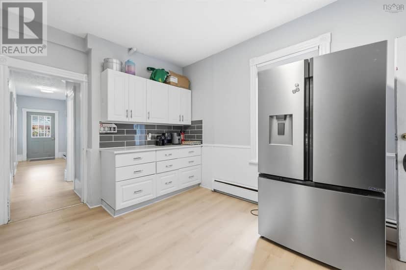 2512 Oxford Street — photo 19 of 27