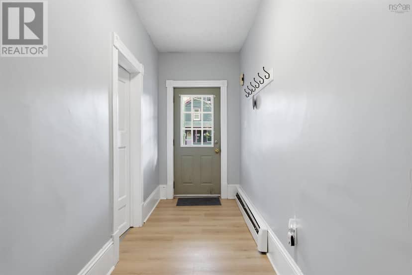 2512 Oxford Street — photo 14 of 27