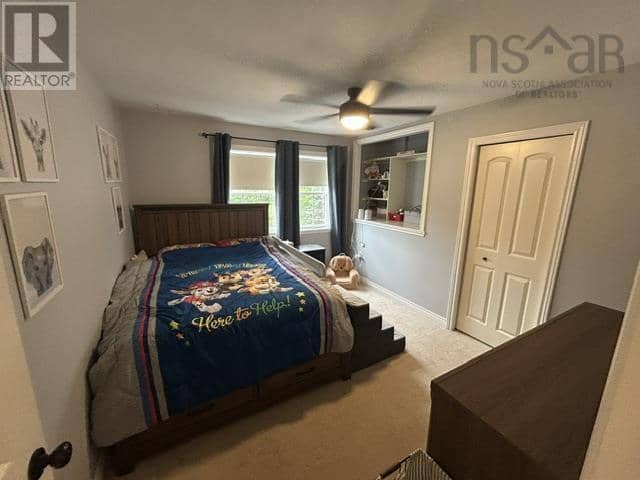 243 Kitchener Street — photo 11 of 40