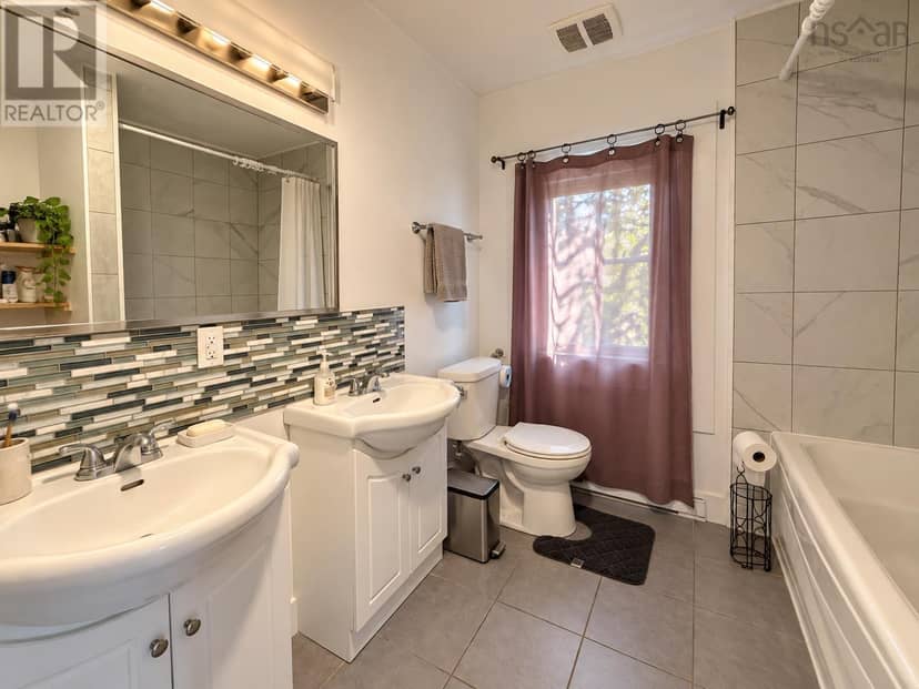 9 Milton Drive — photo 12 of 22