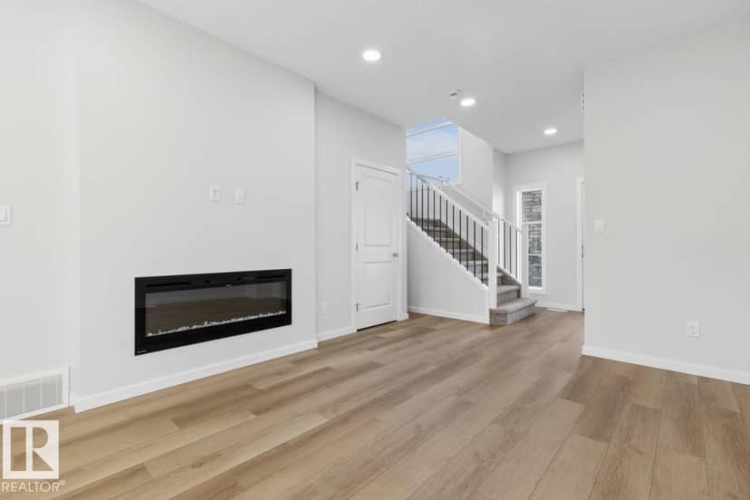 37 Clydesdale LN — photo 12 of 38