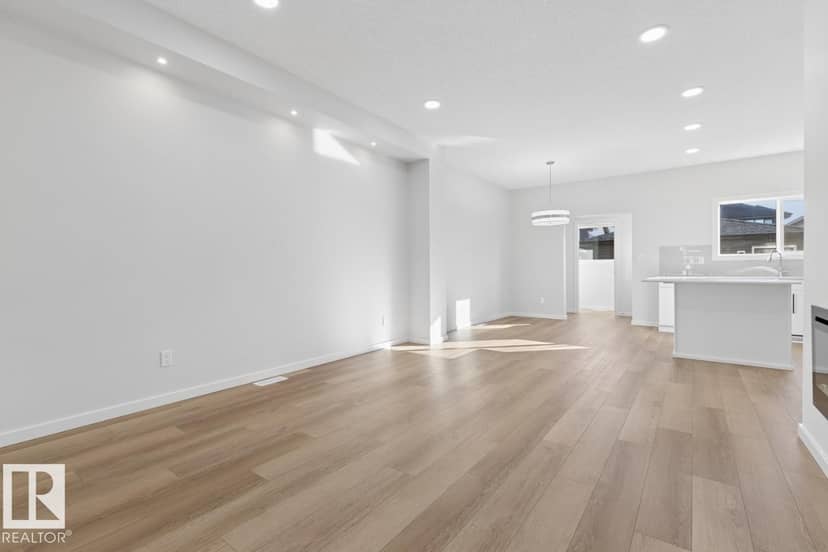 37 Clydesdale LN — photo 10 of 38