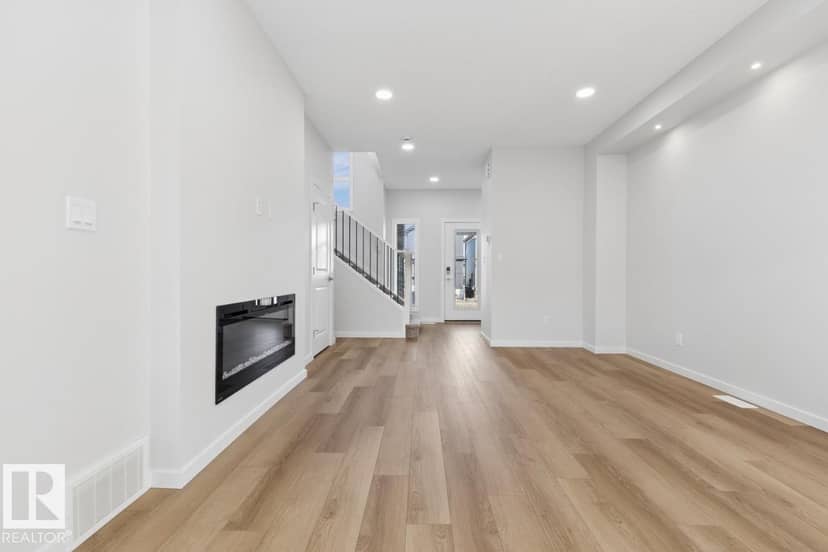 37 Clydesdale LN — photo 15 of 38