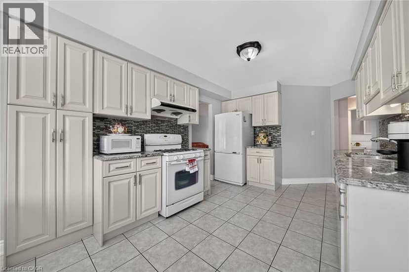 42 HILLGARDEN Avenue — photo 16 of 40