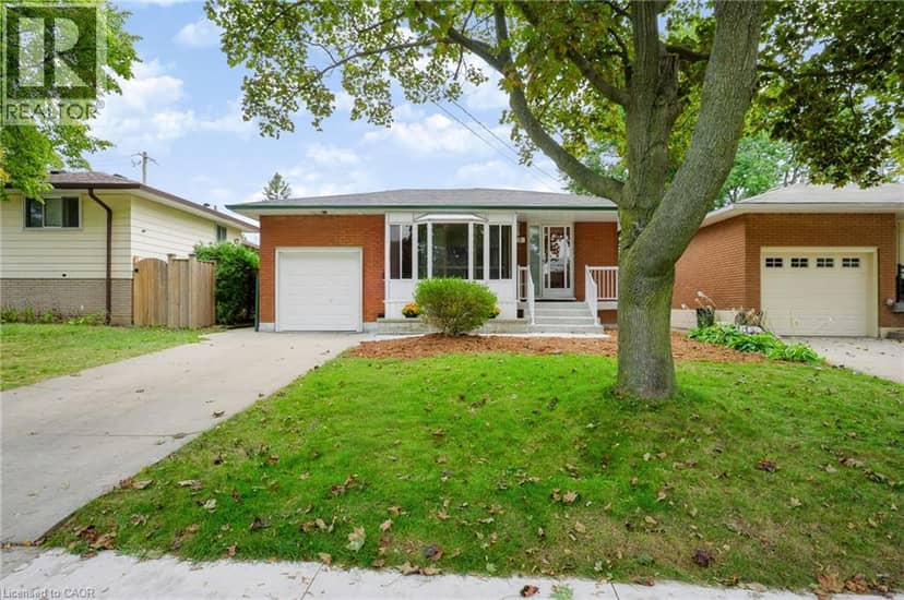 15 CLEARWATER Drive, Hamilton, photo 2
