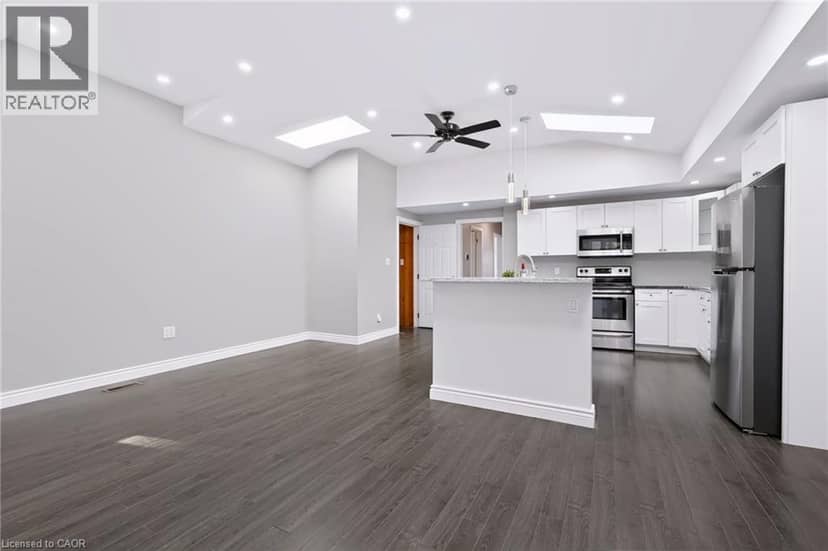 15 CLEARWATER Drive, Hamilton, photo 4