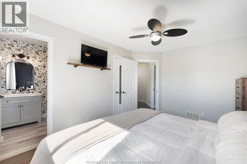 15 Oak Park CRESCENT — photo 12 of 27