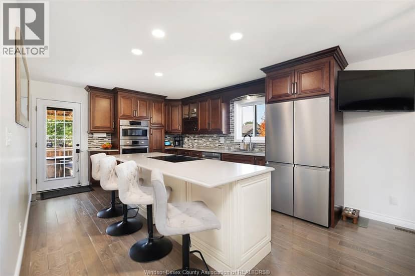 15 Oak Park CRESCENT, Kingsville, photo 6
