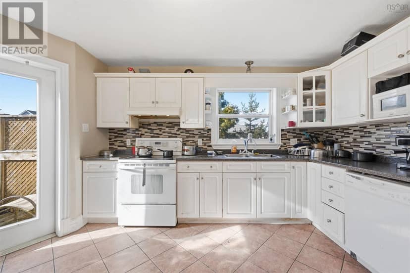 34 Lancaster Drive — photo 20 of 40
