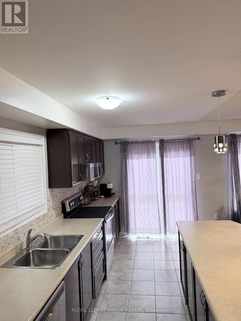 102 Russel Drive, Bradford West Gwillimbury, photo 2
