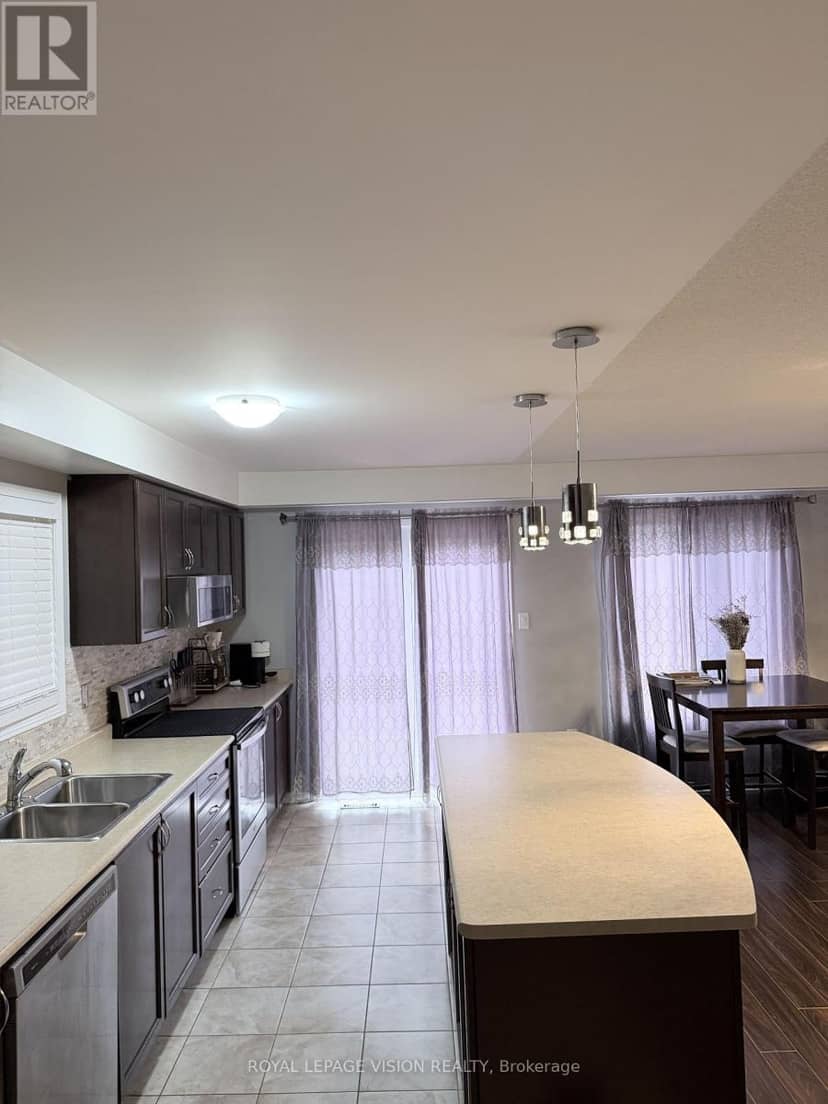 102 Russel Drive, Bradford West Gwillimbury, photo 3