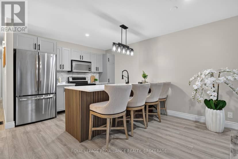 1371 Brackenwood Crescent — photo 10 of 40