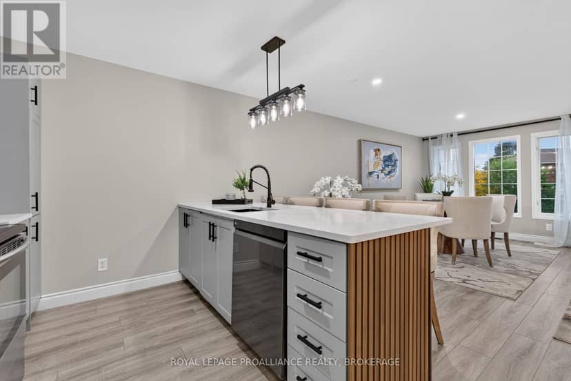 1371 Brackenwood Crescent — photo 14 of 40