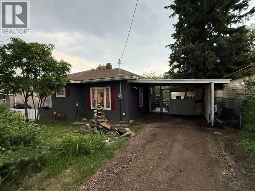 4703 47 Avenue, Myrnam, photo 3