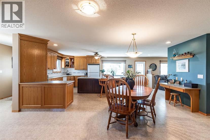 14017 Range Road 65 — photo 18 of 40