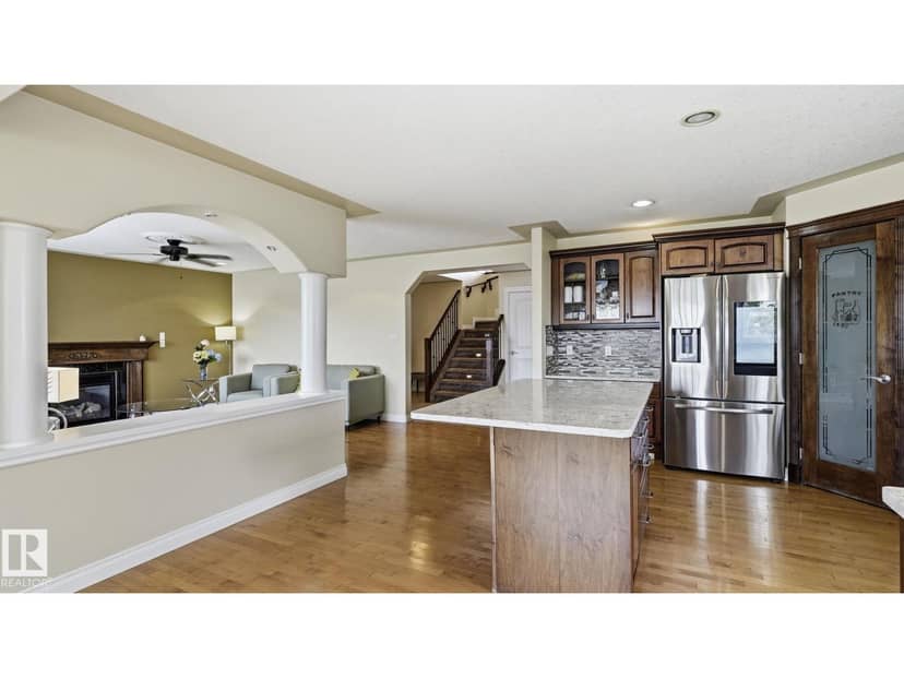 6116 53 AV — photo 13 of 40