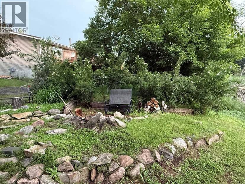 4703 47 Avenue — photo 40 of 40