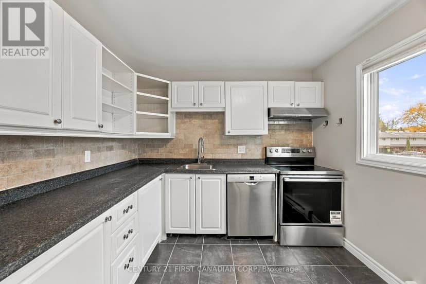 29 - 625 Griffith Street — photo 8 of 39