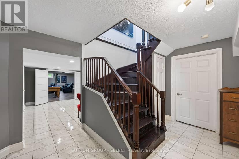 768 Franklinway Crescent — photo 36 of 40