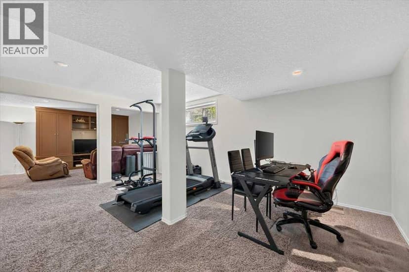 625 Somerset Drive SW — photo 35 of 40