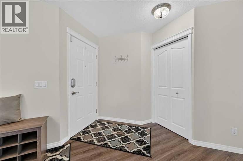 625 Somerset Drive SW, Calgary, photo 2