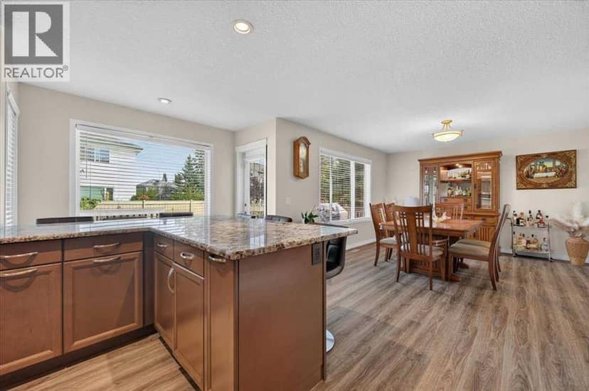 625 Somerset Drive SW — photo 12 of 40