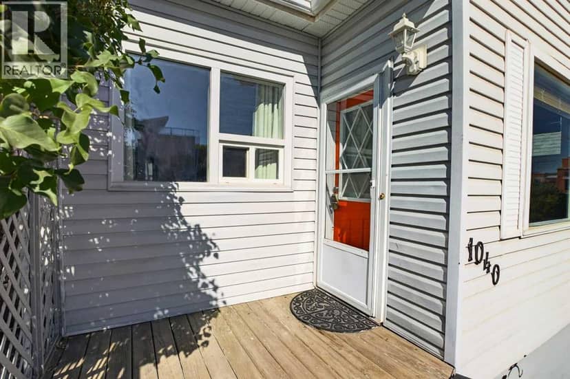 1040 19 Avenue SE — photo 30 of 39