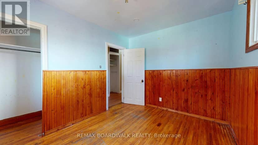 31 Wright Crescent — photo 13 of 32