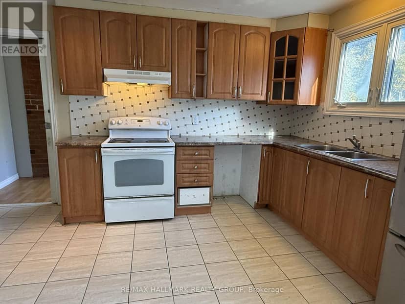930 Cahill Drive W, Ottawa, photo 2
