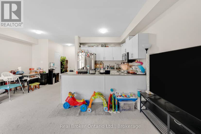 80 - 88 Decorso Drive — photo 11 of 22