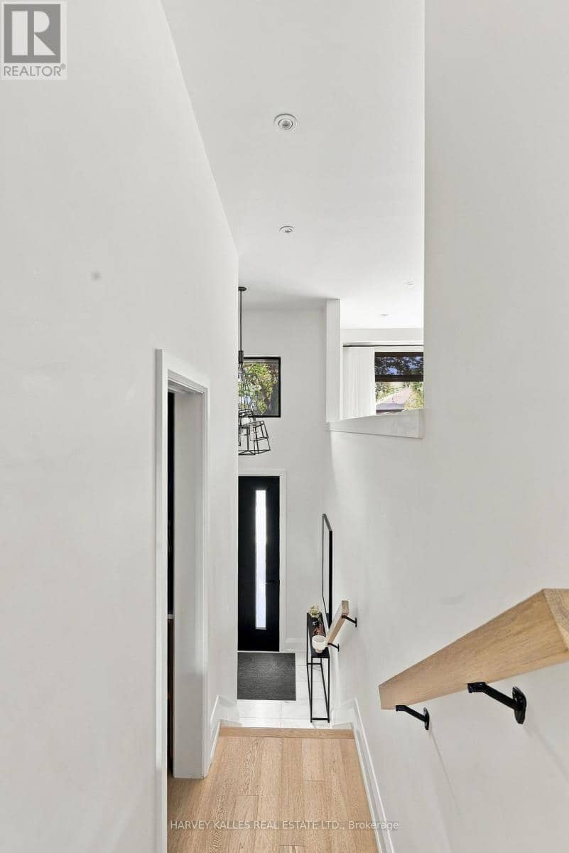 57 Roseneath Gardens, Toronto, photo 4