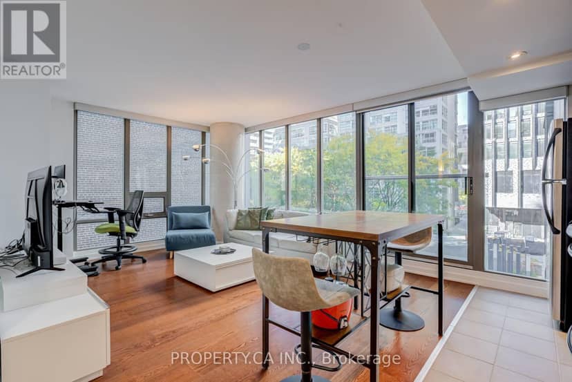303 - 33 Lombard Street — photo 4 of 34