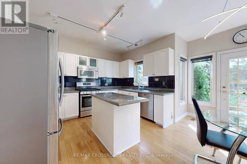 63 Baynards Lane — photo 13 of 40