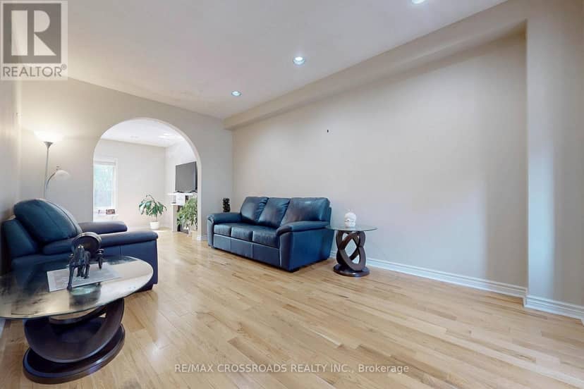 63 Baynards Lane, Richmond Hill, photo 3