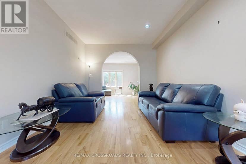 63 Baynards Lane, Richmond Hill, photo 4